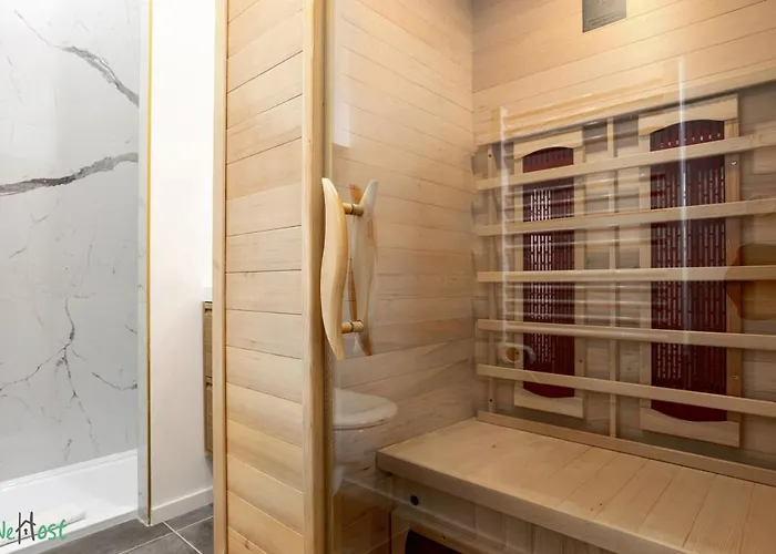 Wehost D3 - La Cour Du Sauna 2 Beds, 4 People * Ницца